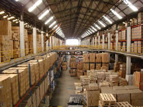 difference between storage and warehousing